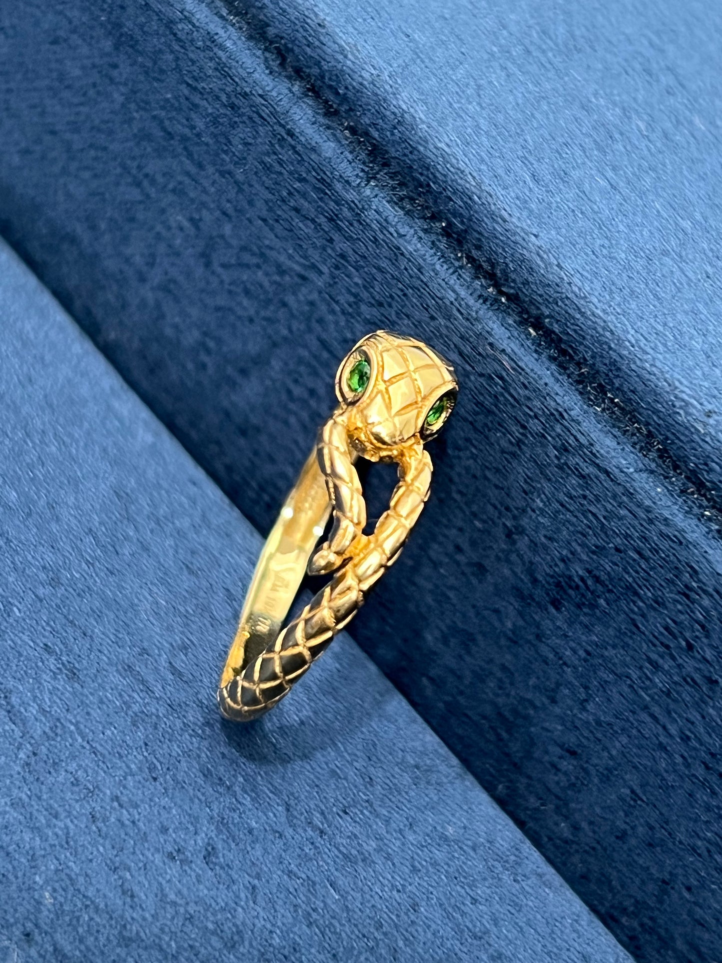 Anillo víbora