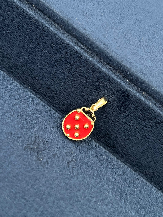 Dije de mariquita