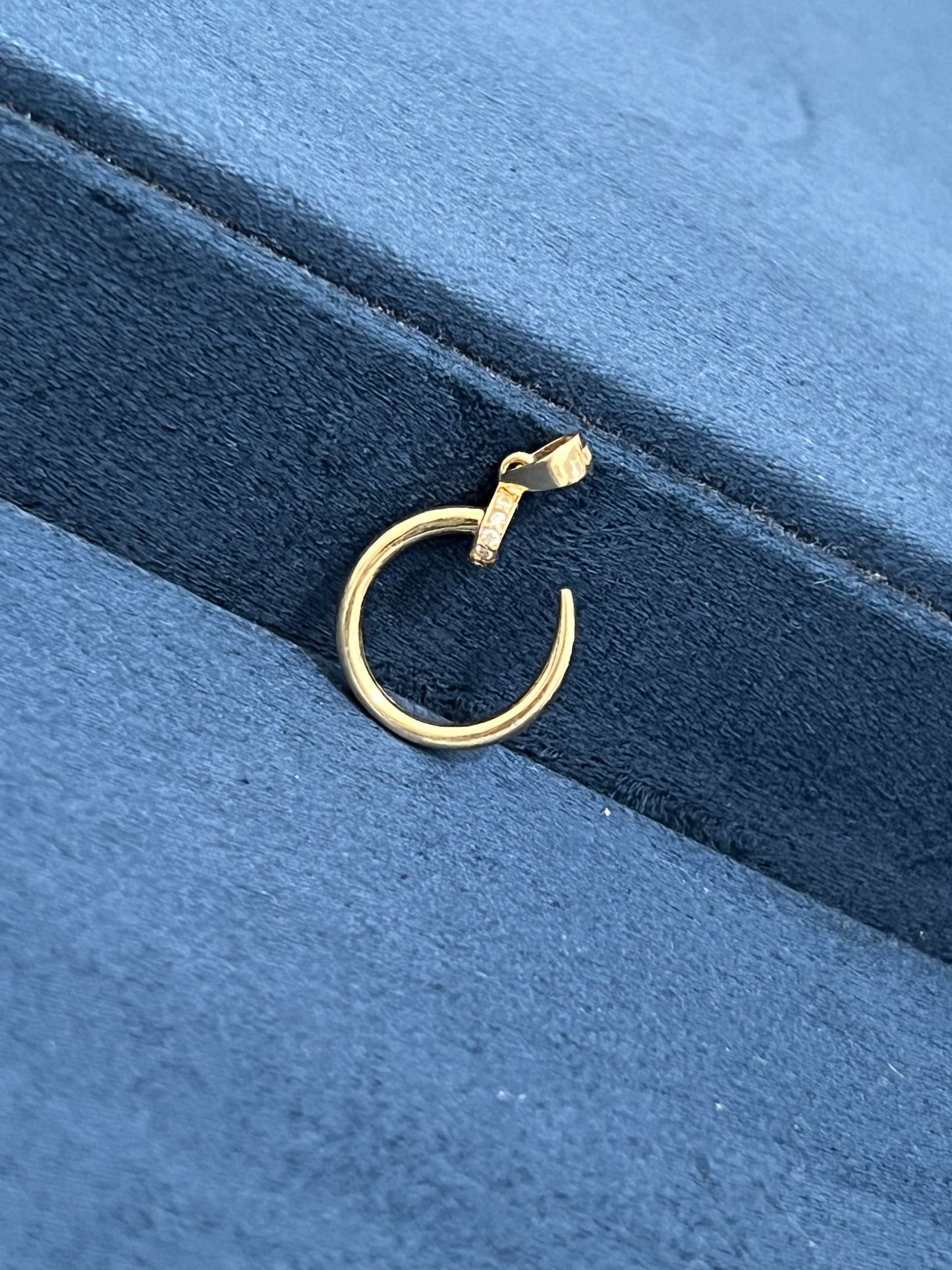 Dije clavo Cartier