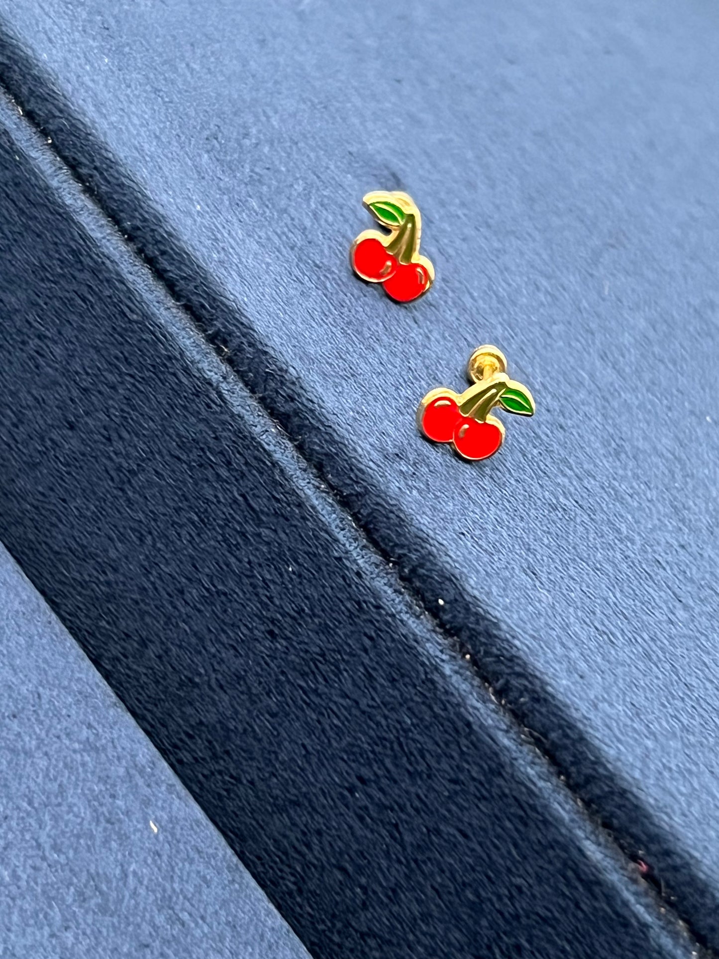 Aretes cherry