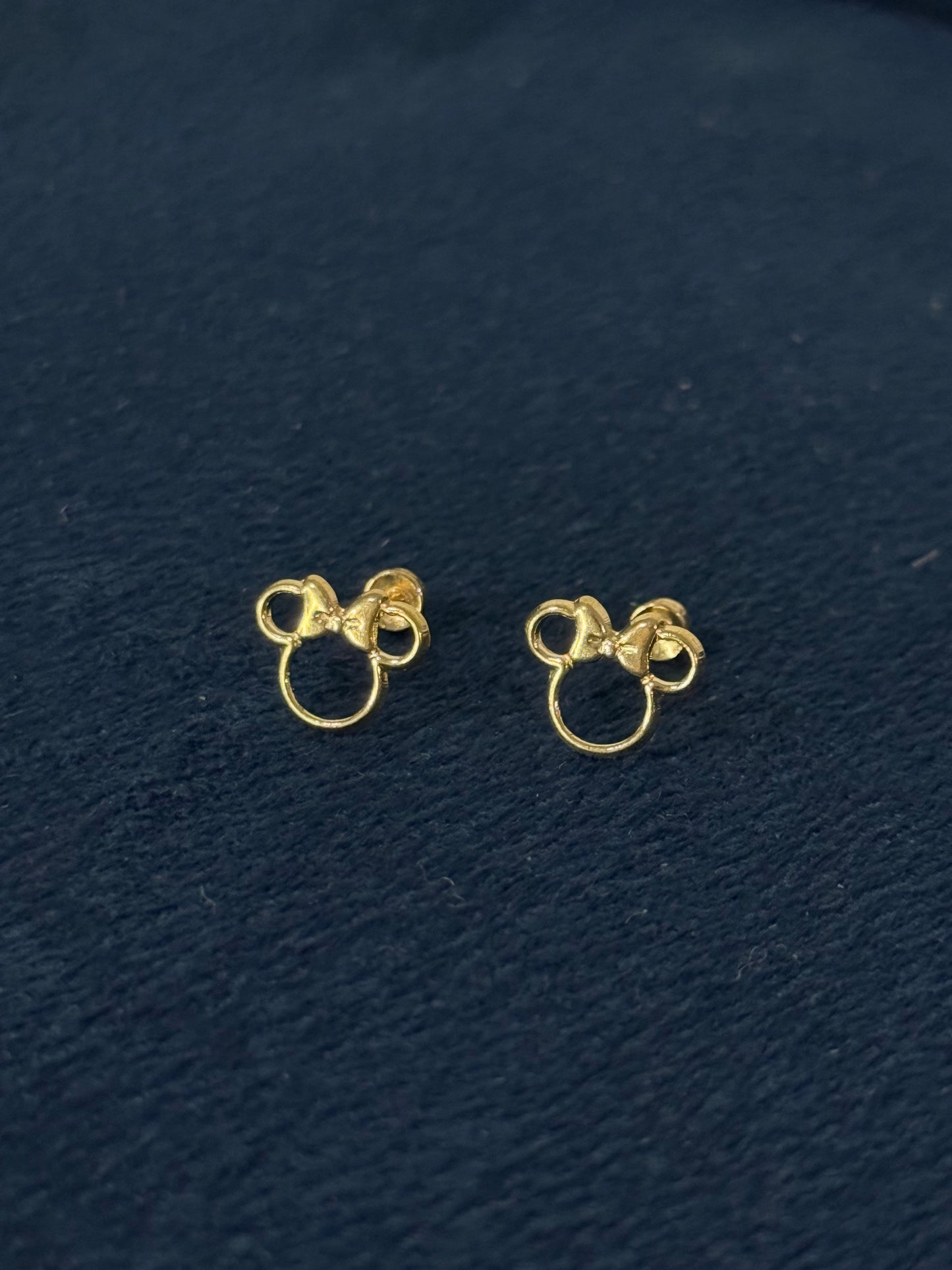 Aretes Minnie Mouse contorno.